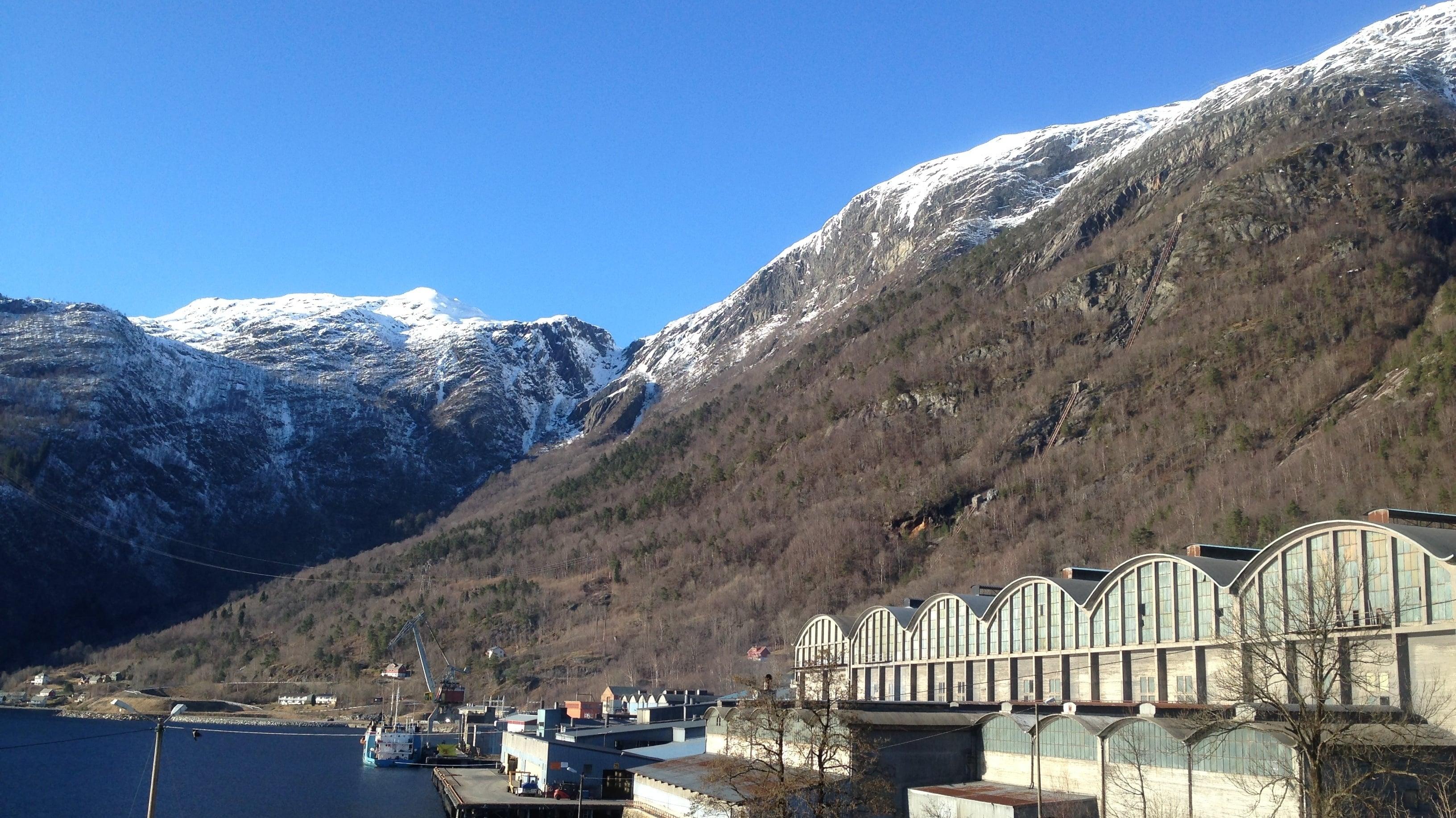 Frå solside til skuggeland? -Industristaden Ålvik i Hardanger