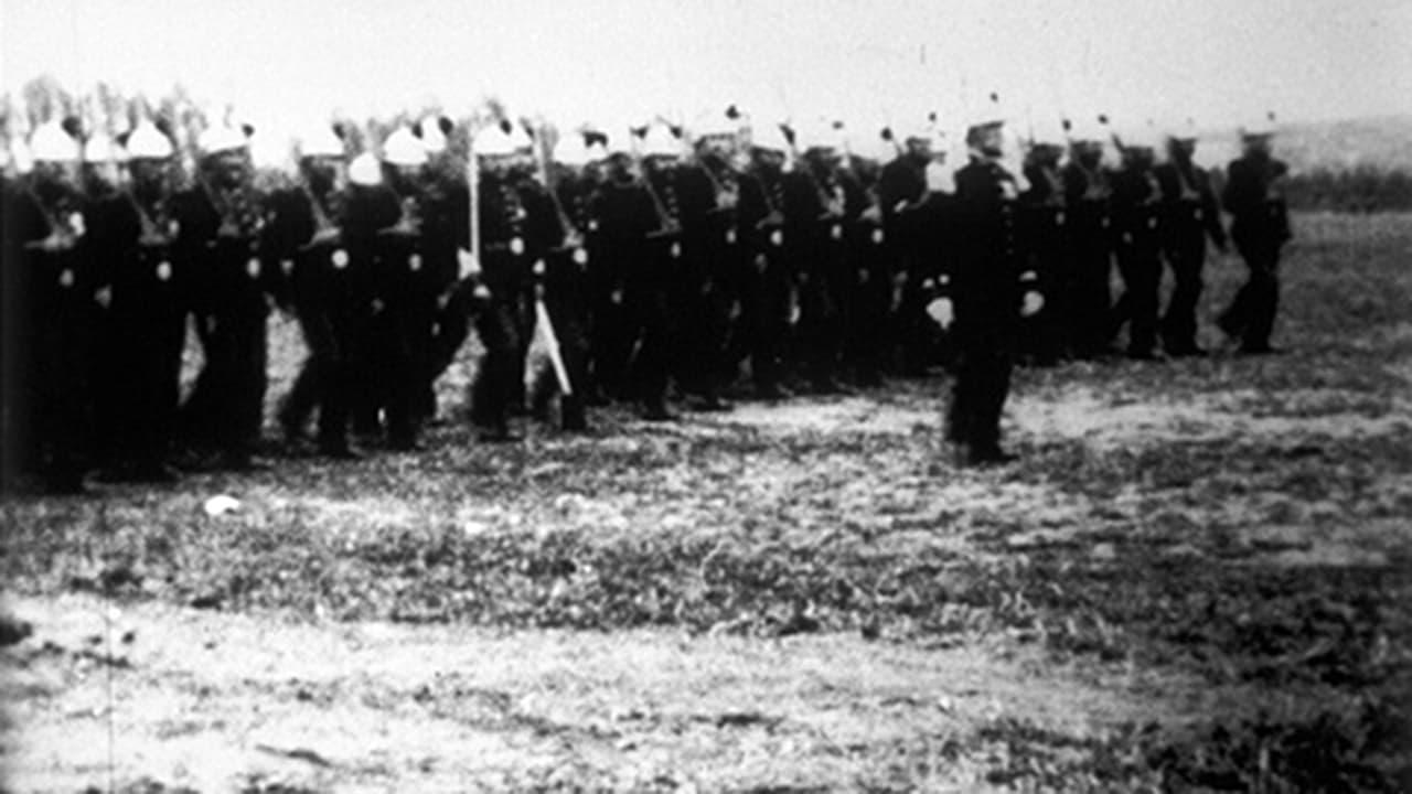 Revue du Bardo : commencement du défilé. État-major. Pompiers