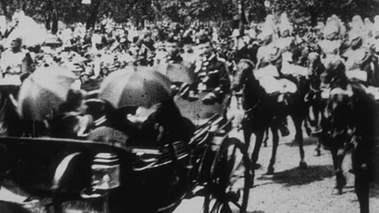 Fête du jubilé de la reine d'Angleterre : la reine arrivant à Windsor